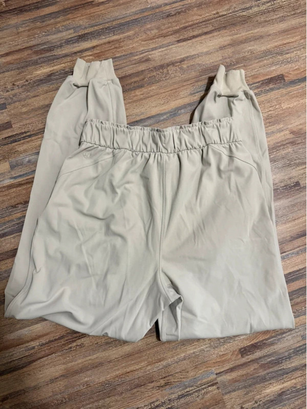 Lululemon on the fly joggers size 6